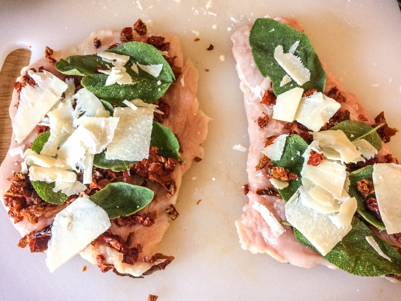 Puten Involtini mit getrockneten Tomaten und Salbei