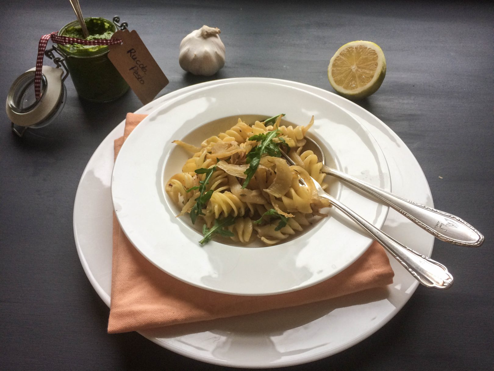 Pasta mit Fenchel Rucola und Zitrone - Frau Werft