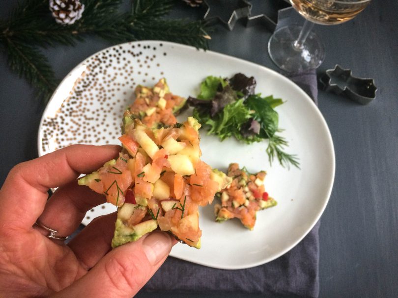 Schwarzbrot mit Avocadomus und Lachs-Apfel-Tatar - Frau Werft