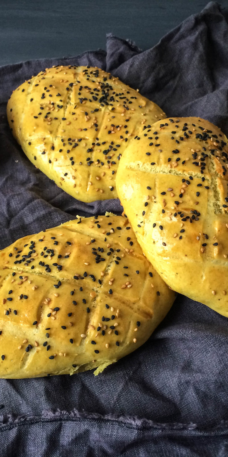 Pide – Türkisches Fladenbrot mit Gewürzen - Frau Werft