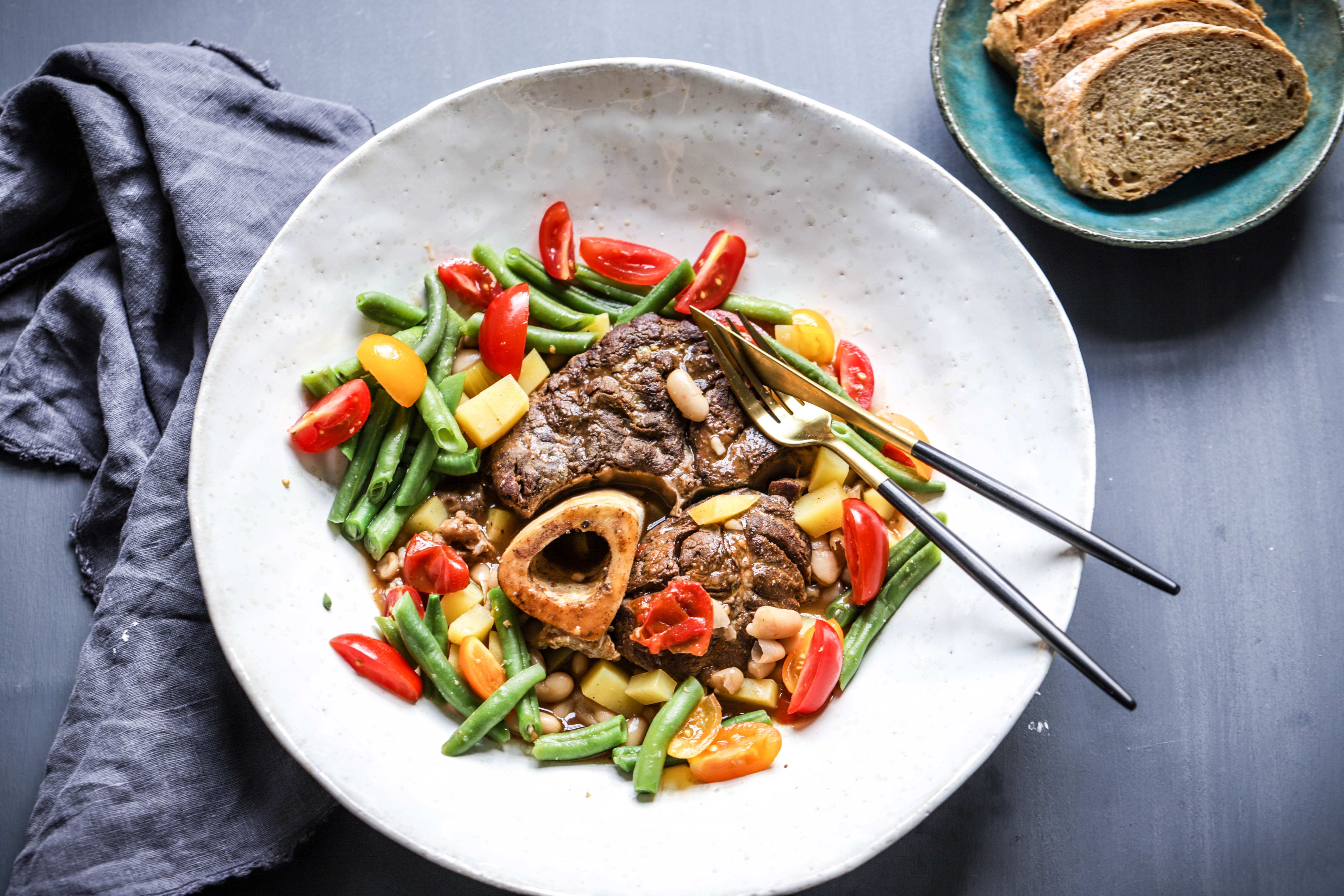 Ossobucco mit Tomaten-Bohnen-Ragout - Frau Werft